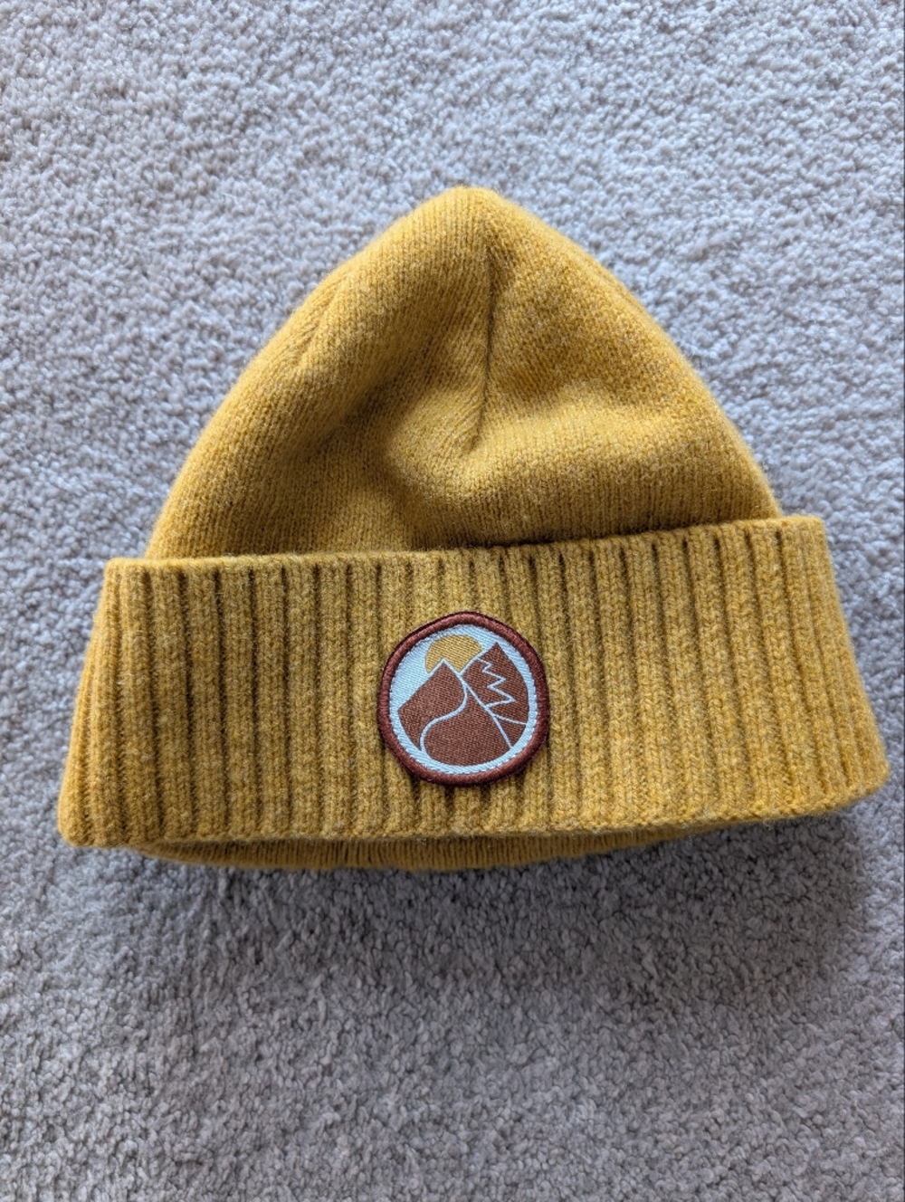 Patagonia Men's Mustard Yellow Knit Beanie with Mountain Patch - Picture 1 of 2